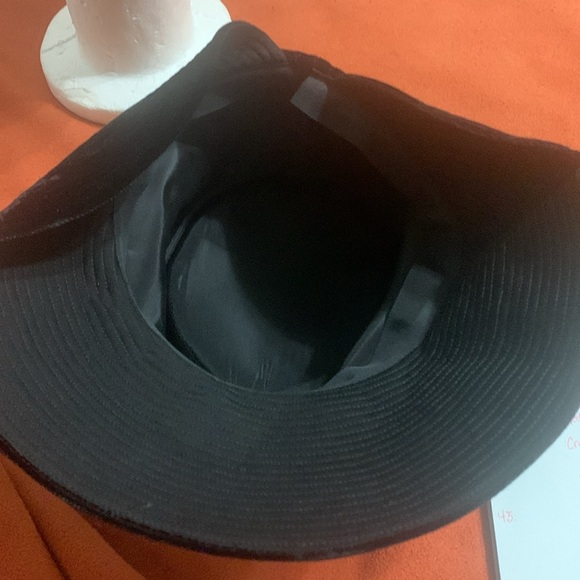 Vintage 1950’s Velvet Romance hat w/side flap design BRAND NEW CONDITION AMAZING - Picture 7 of 8